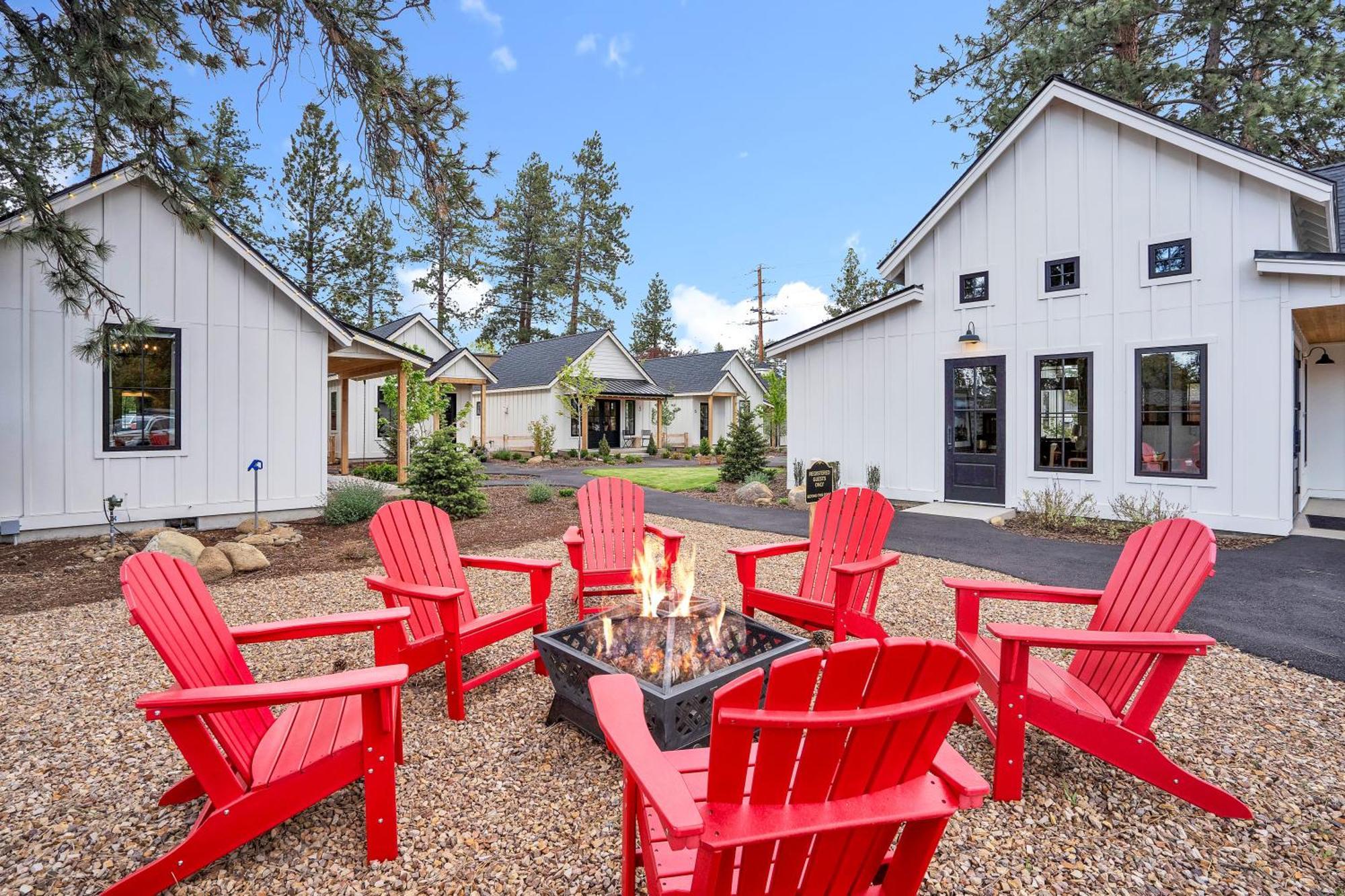 The Scout Boutique Cottages Sisters Exterior photo
